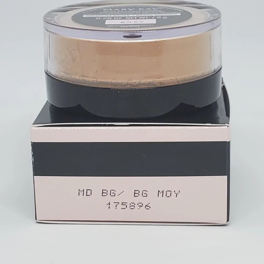 Medium Beige Silky Setting Powder - Mary Kay - NIB